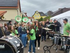 Schildmontage_2025_Emilie_Tim_13