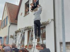 Schildmontage_2025_Emilie_Tim_14