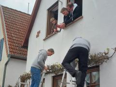 Schildmontage_2025_Emilie_Tim_15